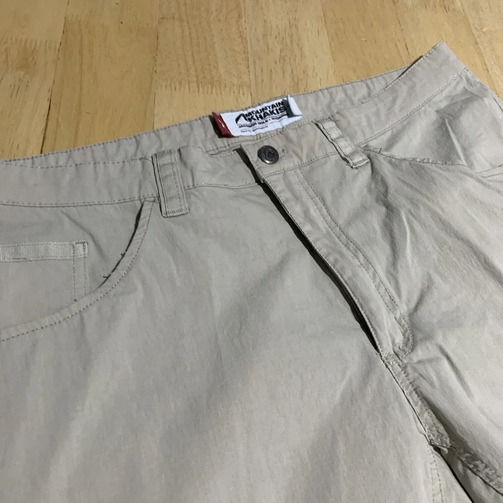 Mountain Khakis Shorts Mens 38 Gray Chino Cargo Pockets Flat Front Performance